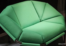 Felgroene zetel van het Franse label Kann.